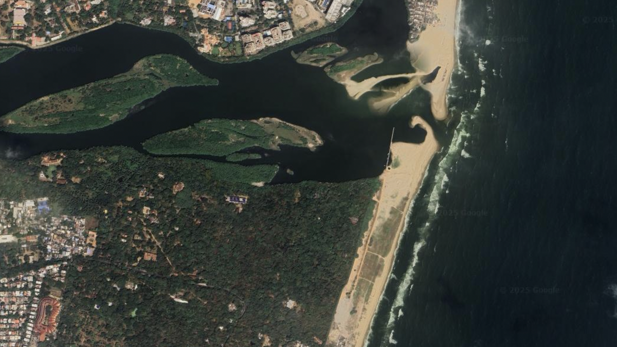 Beware beaches near river mouths: the air may not be fresh